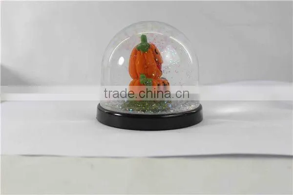 Plastic material halloween pumpkin snow globe