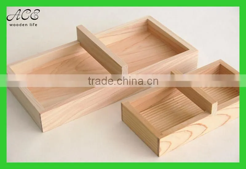 Natural solid wood tray