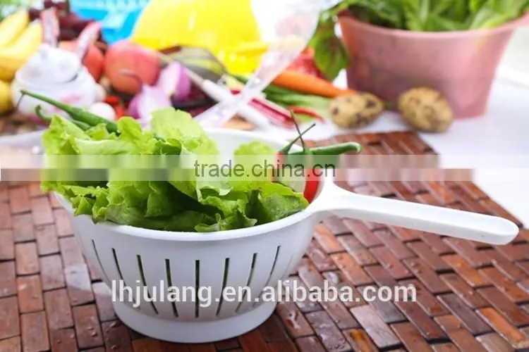 Useful plastic Colander with handle for Kitchen / Plastic Colander with handle
