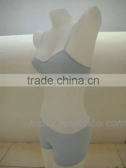Comfortable women's seamless bra set