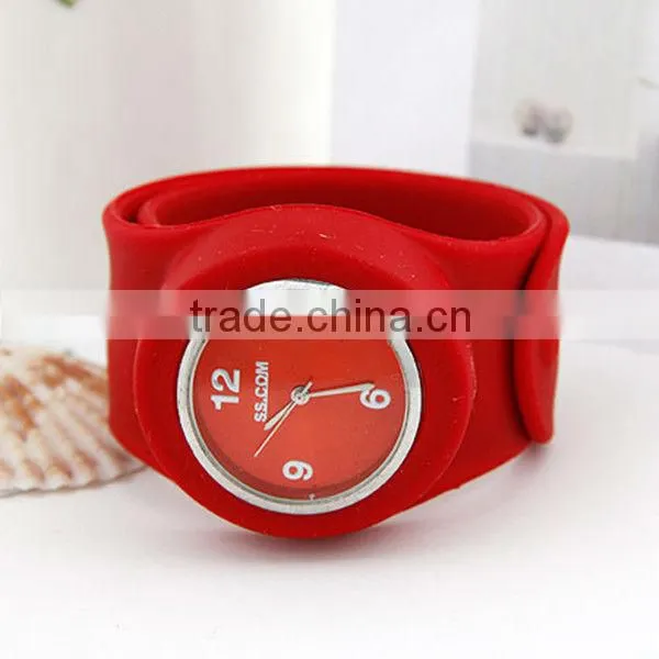 2013 new fashion Beautiful silicone slap watch