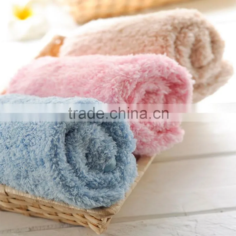 Wholesale fluffy Antibacterial Microfiber folding picnic Blanket