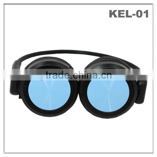 Three-in-one wireless/wired headset with FM radio, TF card insert and MP3 playing