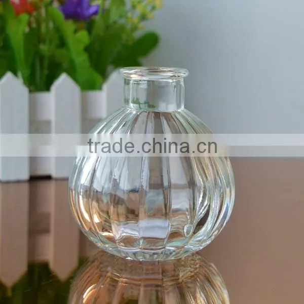 150ml Refillable Innovative Shaped Embossed Clear Glass Perfume Bottle