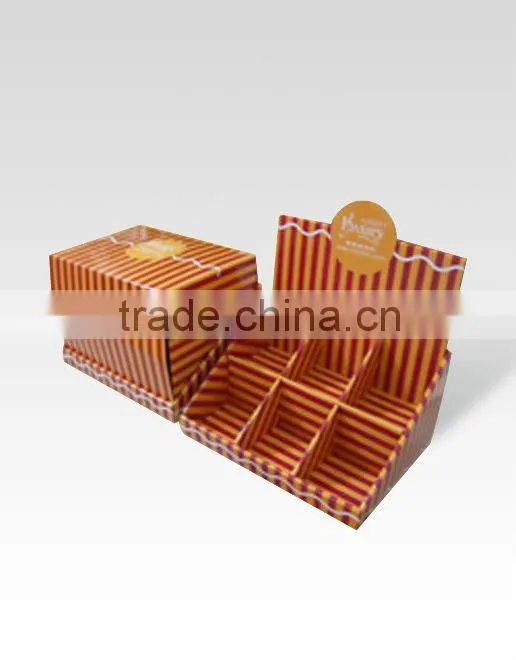 Custom fancy T shirt paper display