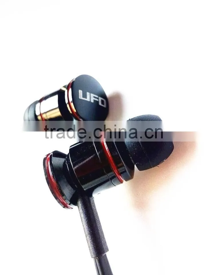 High quality in-ear headsets manufacturer metal stereo earbud with mic headset for mp3 player K300