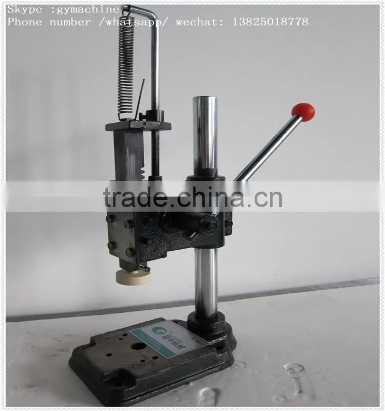 Handheld pneumatic capping machine