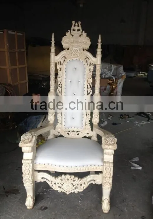 wedding stage bride and groom king and queen chairs