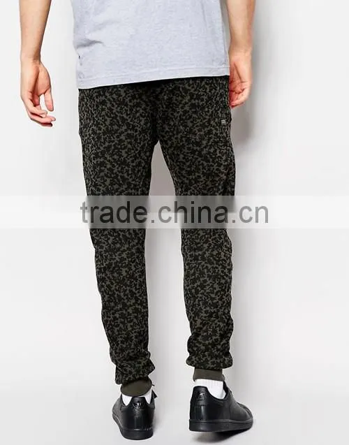 Custom men fashion tapered full camo print sweat trousers, fitness casual training gym pants OEM