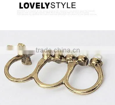 three finger connected ring