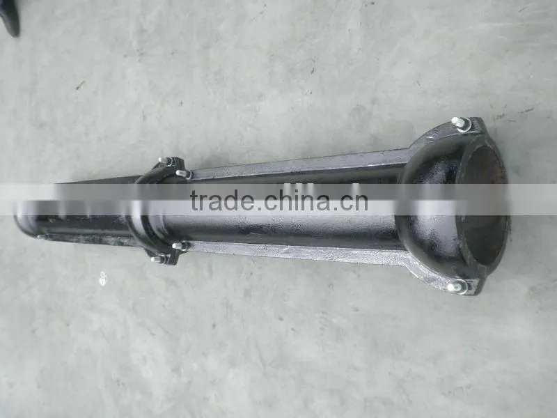 Articulated protection pipe for cable in sea