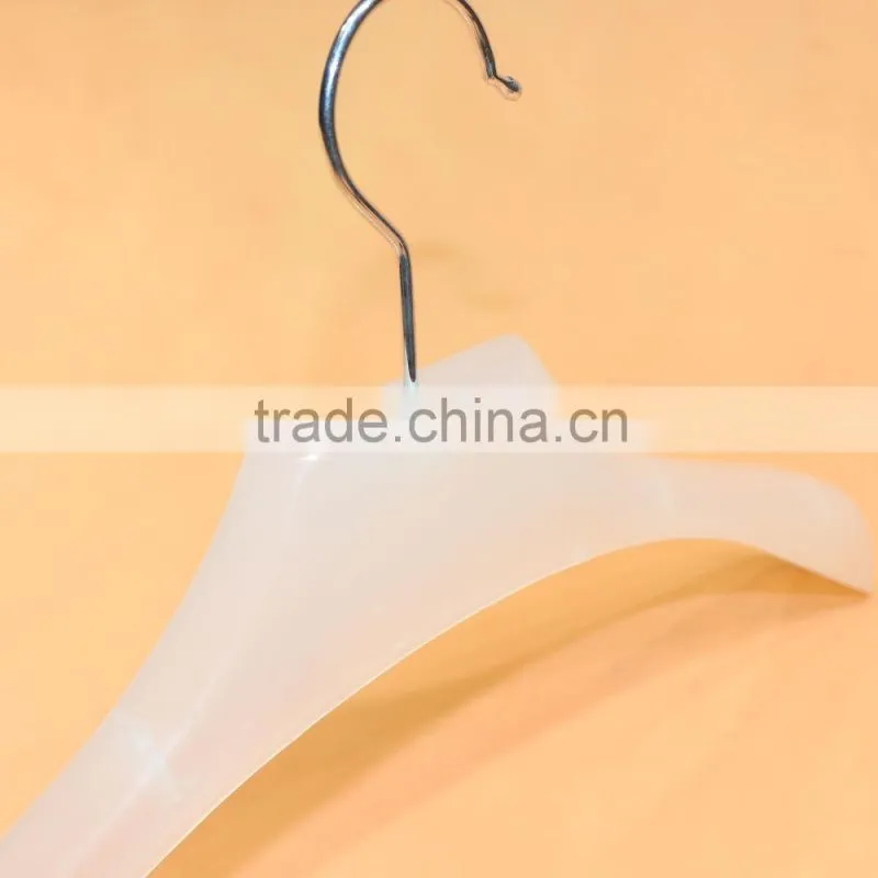 high quality plastic cloth hanger factory custom logo and coat hanger