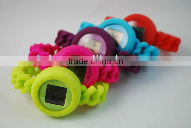 2013 hot selling new digital watch 2013