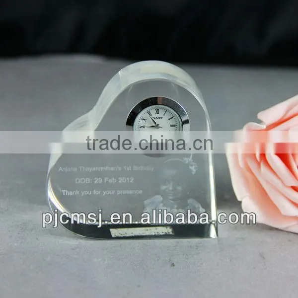 wholesale Heart Shape Crystal glass Clock As Wedding decoration Gift souvenirs 3d laser engrave