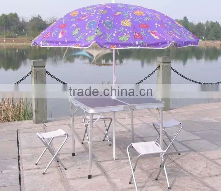 Pluggable umbrella advertising table