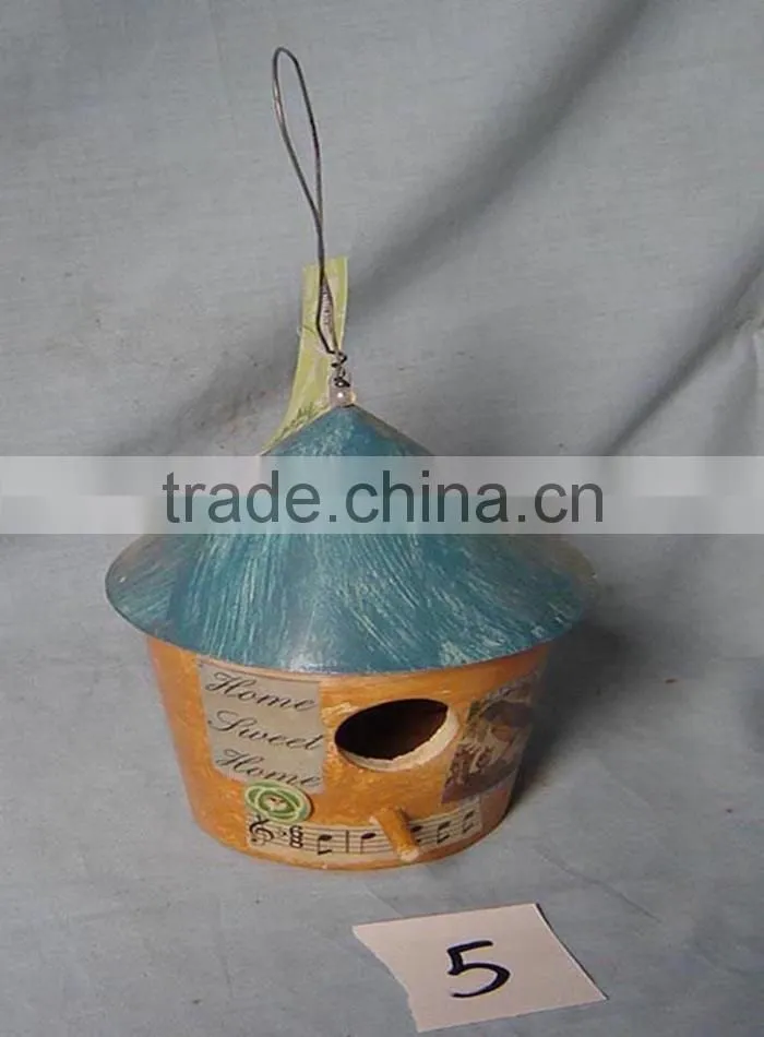 Miniature wood crafts housesbird feeder , cheap wooden bird house and feeders, wholesale pine wood bird house with hanging