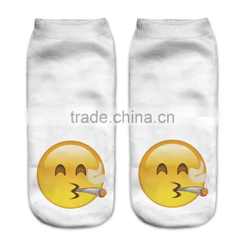 2016 Wholesale custom 3d cartoon tube emoji sock