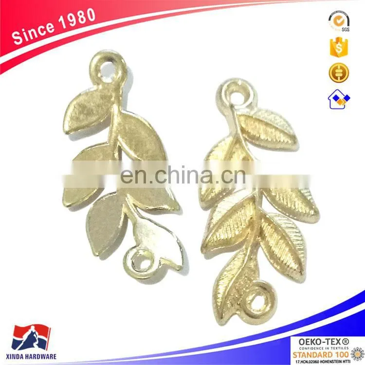 Manufacturer low - price custom gold insignia sewing pin