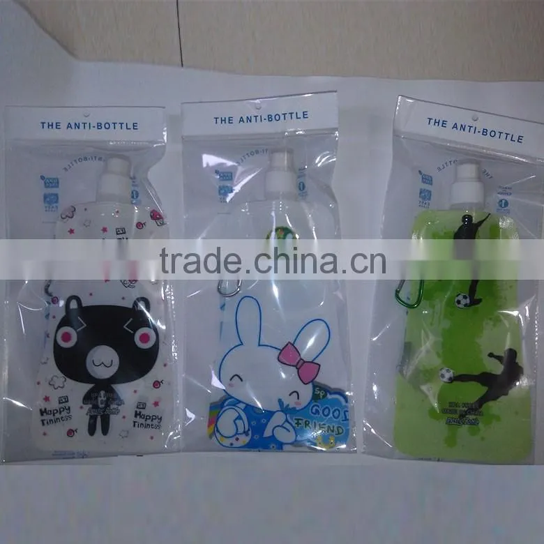 New design bpa free plastic foldable water drink bottle bag with hook and gravure printing,custom bottle bag
