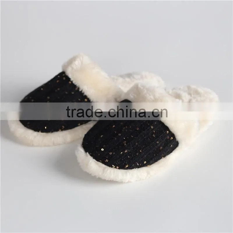 Woman knitted indoor slipper with sequins