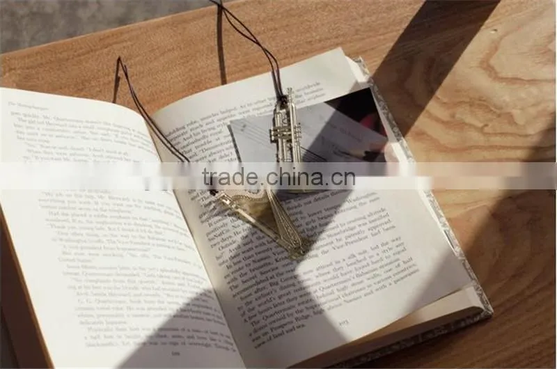 Exquisite Musical Instruments Metal Gilded Accessories Creative Music Bookmarks