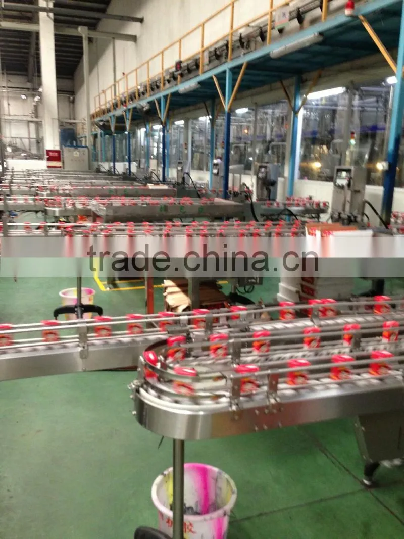 Plastic chain conveyors for drinking