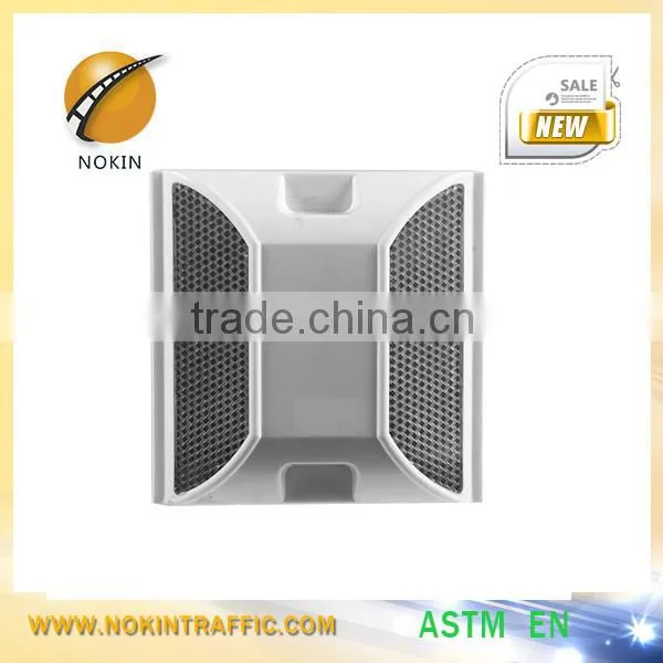 High Quality Lowest Price Plastic Motorway Reflective Road Studs