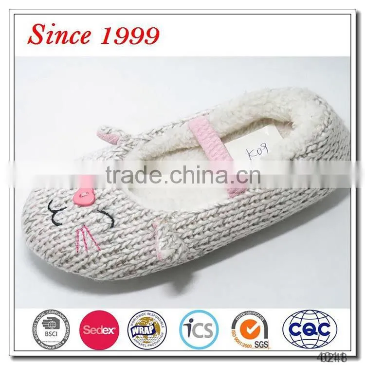 New design oem brand snug bedroom suede fabric children indoor fancy slippers