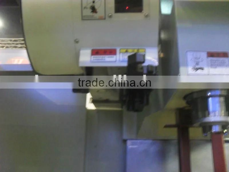 Vertical CNC Machining Center VM600L with Table Size 750x400mm