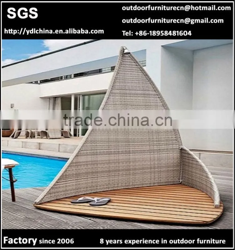 outdoor rattan shower with aluminum frame