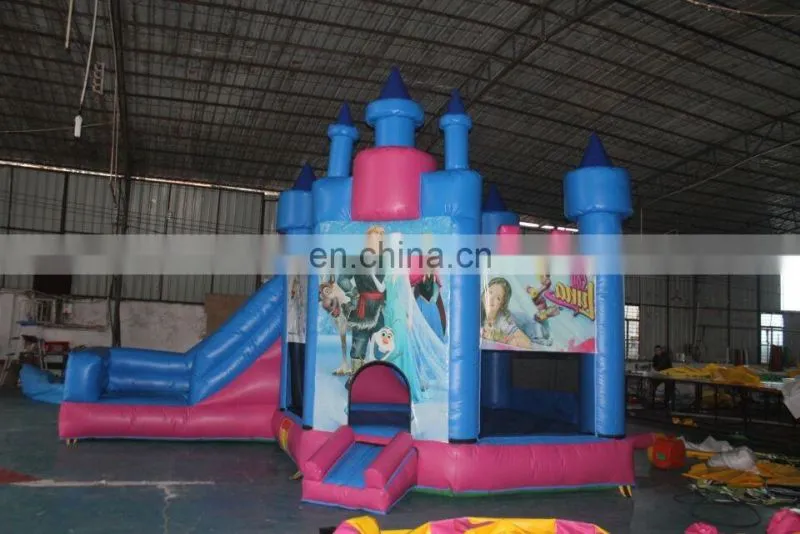 Outdoor play inflatable bouncy castle with water slide