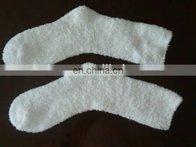 ladies white short socks in winter