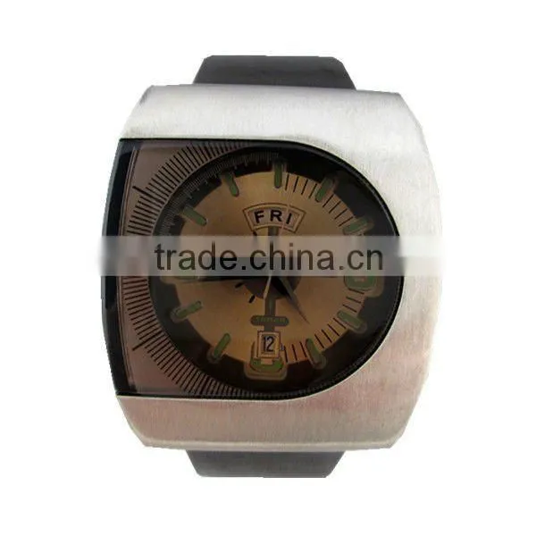 2012 New Fashion MEN Quartz Watch