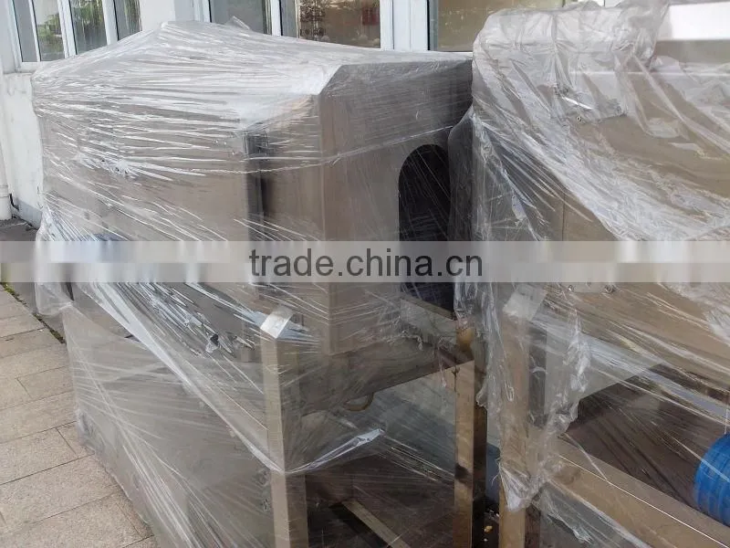 AUTOMATIC SLEEVE LABELLING MACHINE