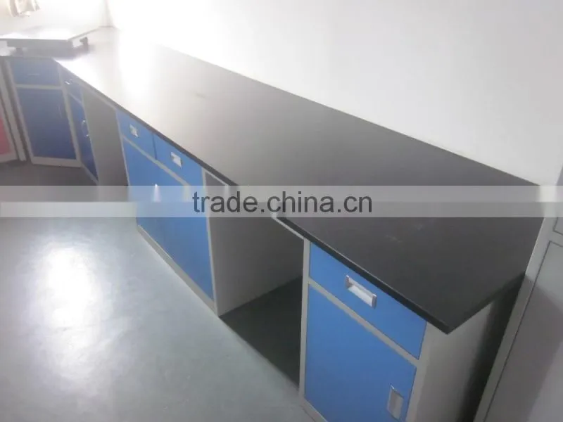 Laboratory corner table