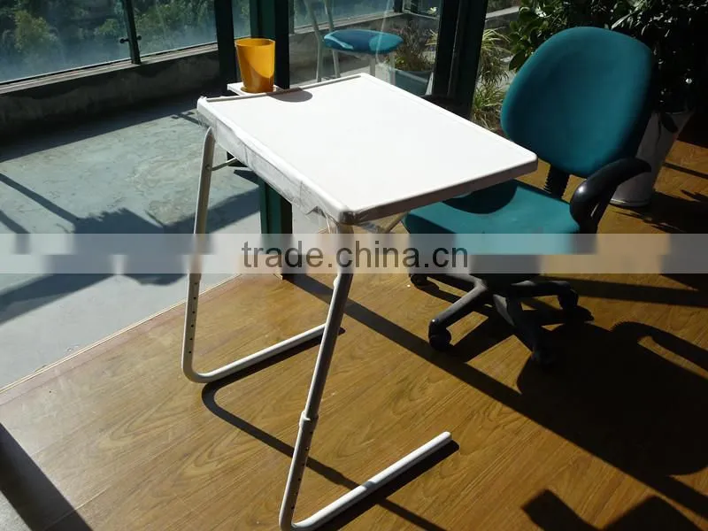 2014 popular new design good quality cup holder plastic table mate