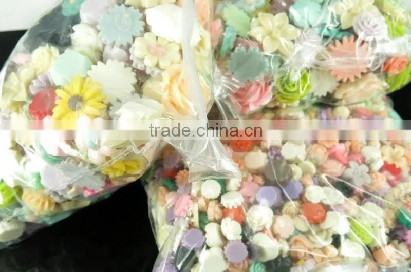 2016 YIWU wholesale IN STOCK BULK mix color mobil phone flower sticker resin DIY flower cabochons