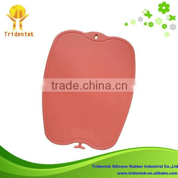 Apple shape multifunctional silicone kitchen chopping block