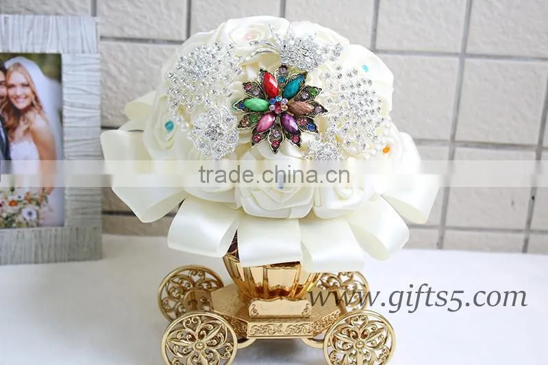 Handmade large Brooch Wedding Bouquet Bridal Bridesmaids Custom Flower Bouquet Jeweled Bouquet in Ivory, Cream and white