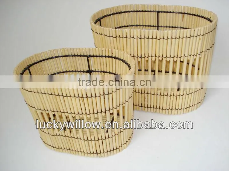 2013 latested new design willow wicker laundry basket with lid and fabric fou big hotel