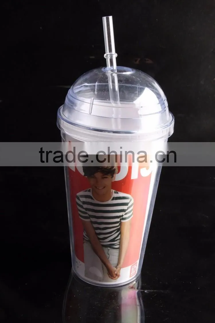 plastic tumblers with dome lids and straws