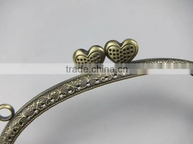 NEW!Antique Brass Metal Sewing Purse Frame China Direct Supplier DIY Purse Frame With Heart Shape Clasp