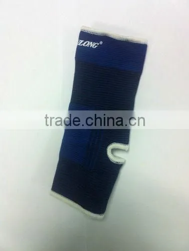 Neoprene wrap around knee support