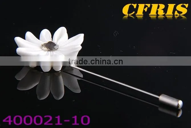 2016 New arriving coniferous flower with crystal inlaid lapel pins