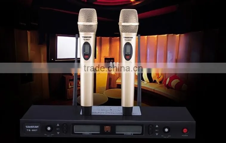 Professional KTV UHF Wireless Microphone,Dual channel UHF wireless microphone,Outdoor performance wireless microphone