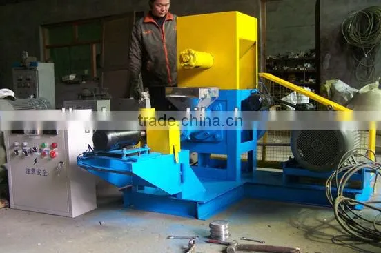 2012 Best seller wide output range automatically wet pet food extruder machine