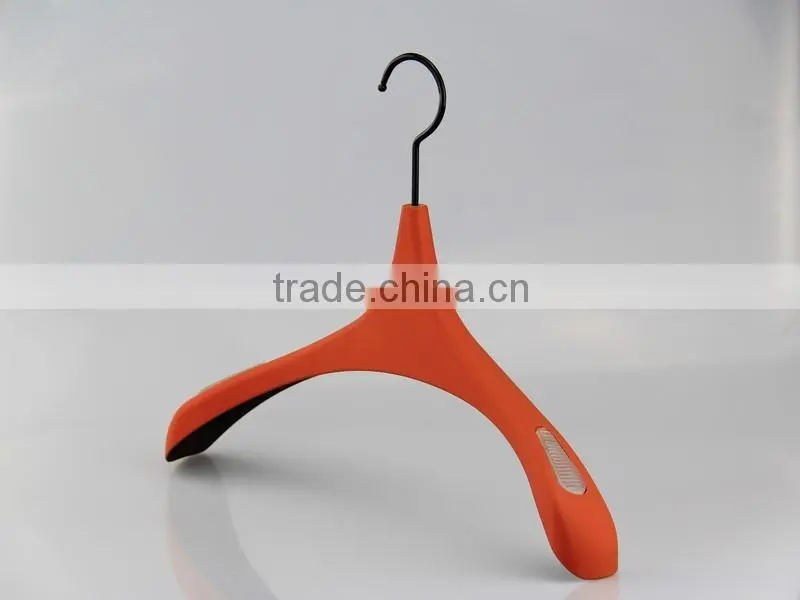 hot sale luxury plastic hanger with rubber surface for luxury dress