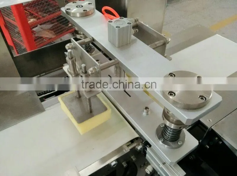 Automatic packing machine inflated snacks food packing machine