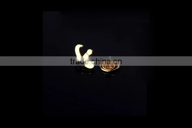 Wholesale fashion gold lapel pins china
