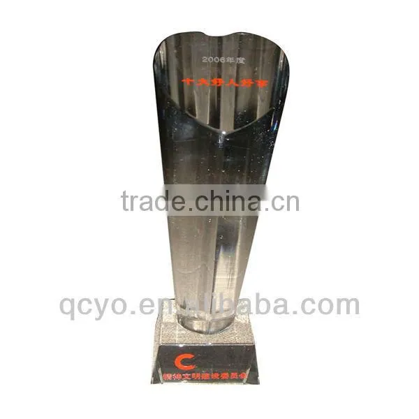 China hot sale sail shape acrylic cube awards